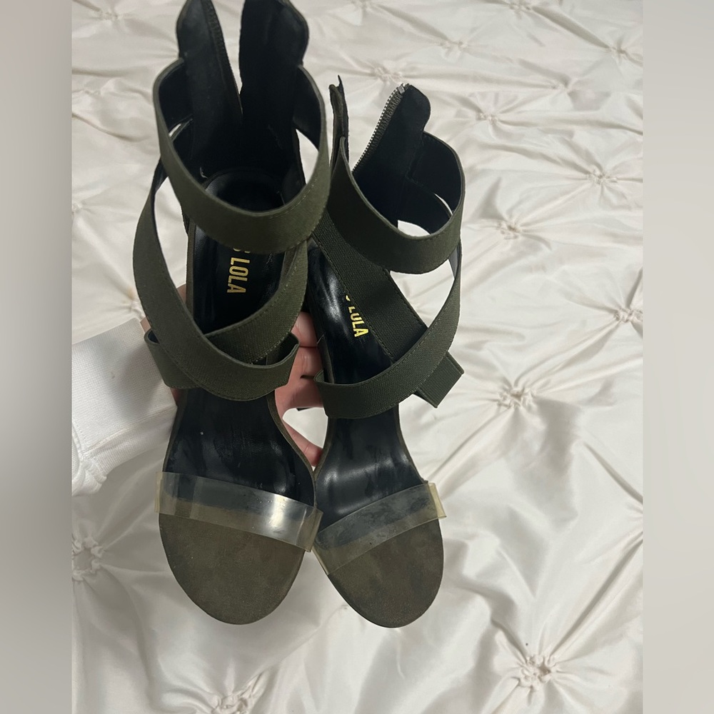 Miss Lola Olive platform heels in size 6.5